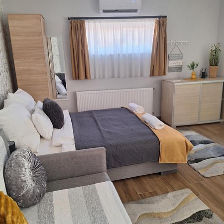 Varfal Apartman Eger Buitenkant foto
