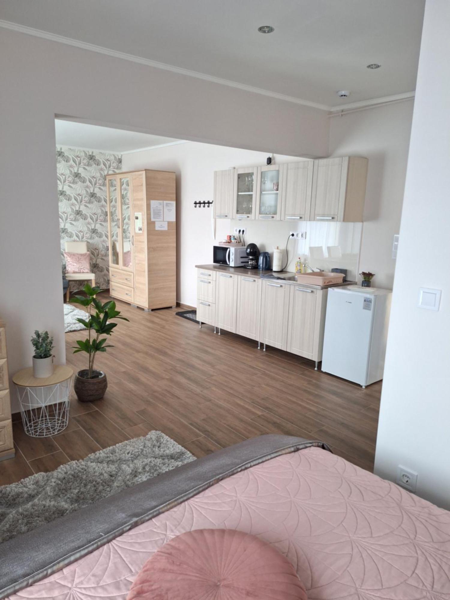 Varfal Apartman Eger Buitenkant foto
