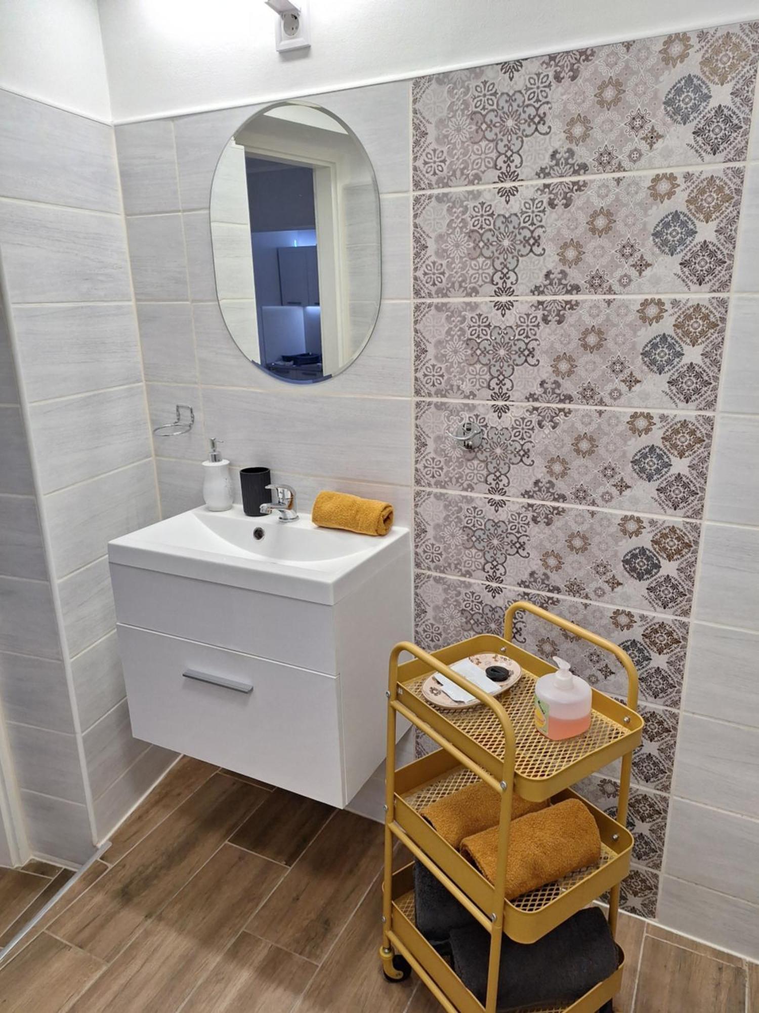 Varfal Apartman Eger Buitenkant foto