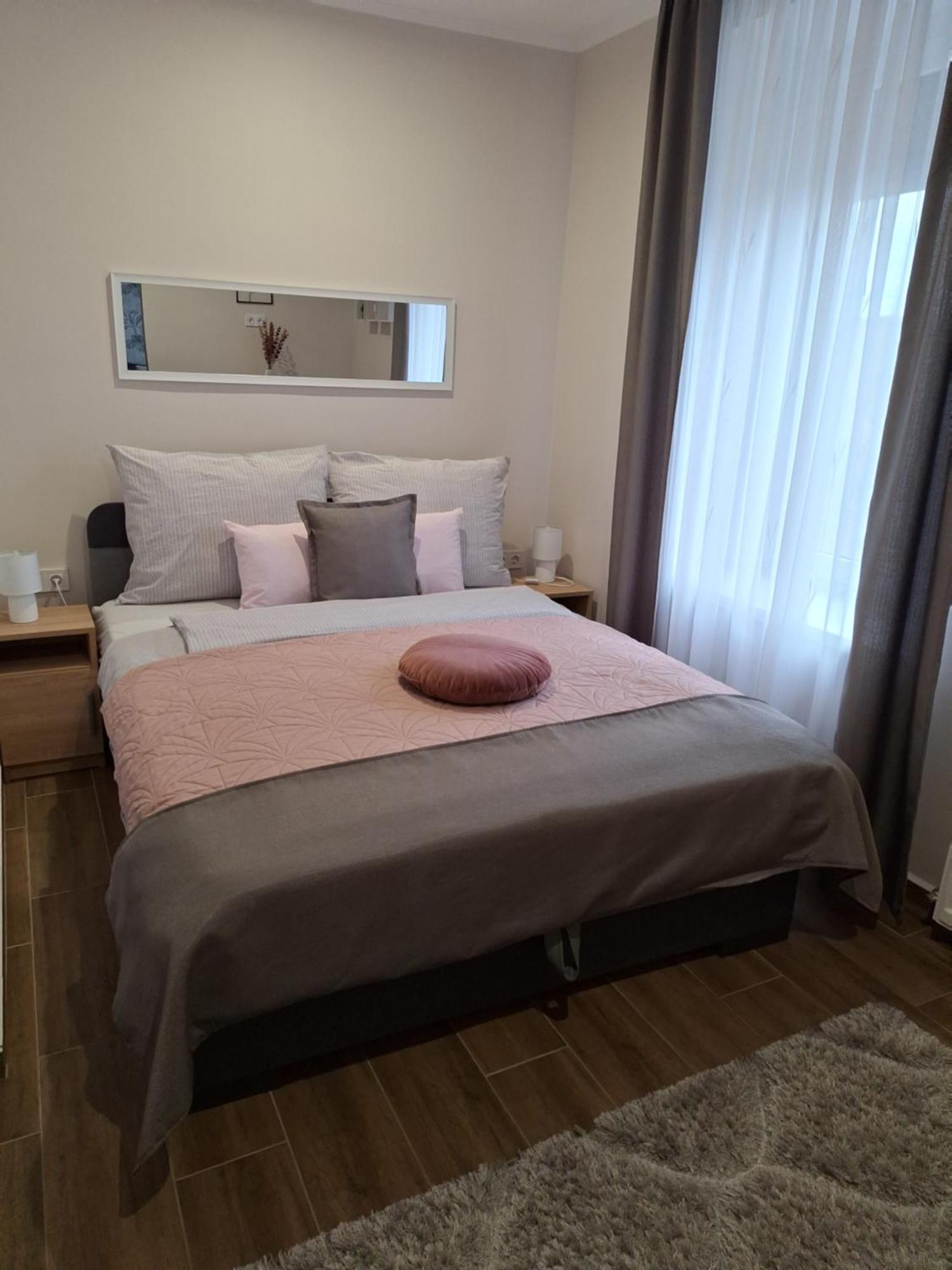 Varfal Apartman Eger Kamer foto