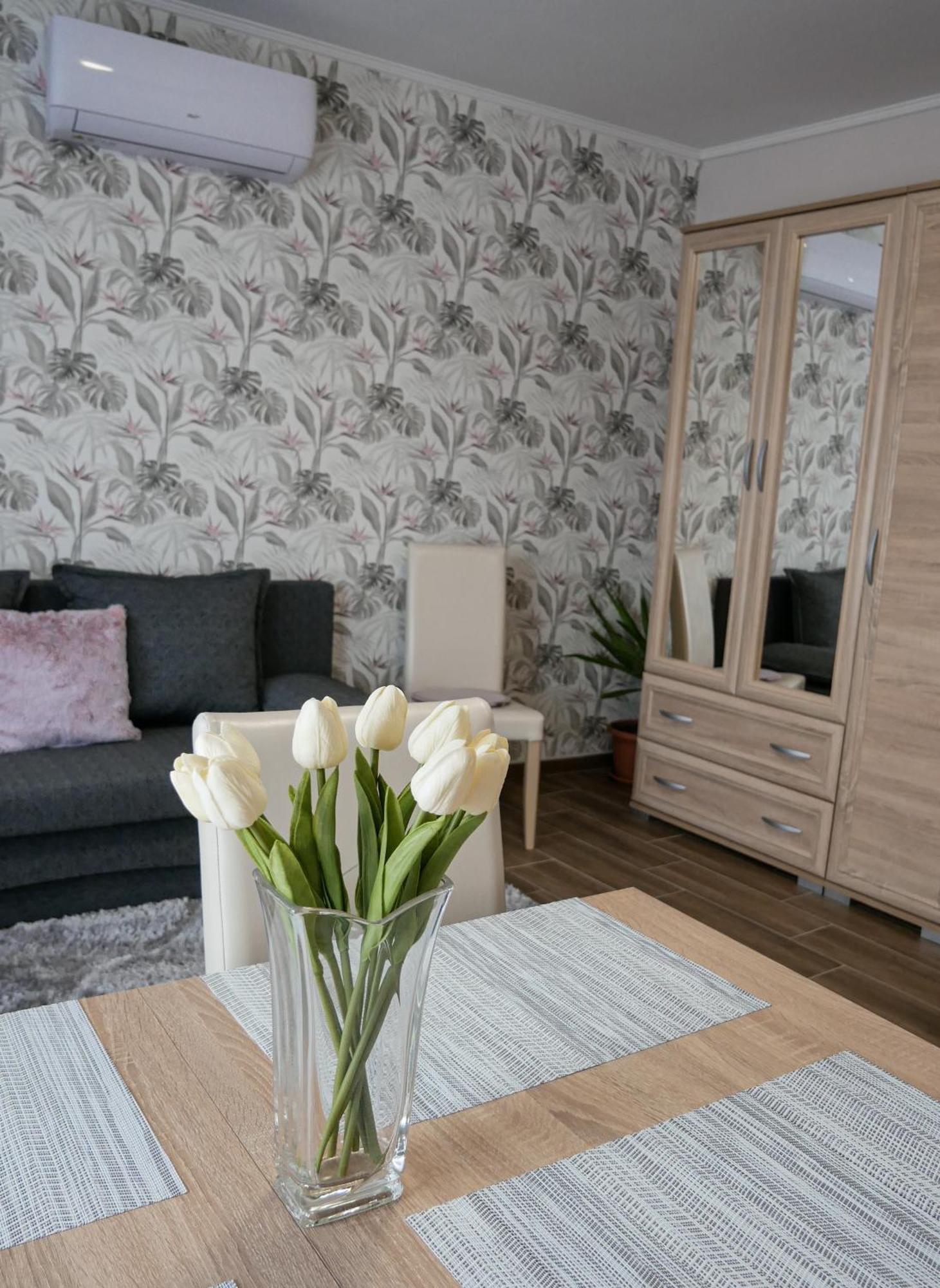 Varfal Apartman Eger Kamer foto