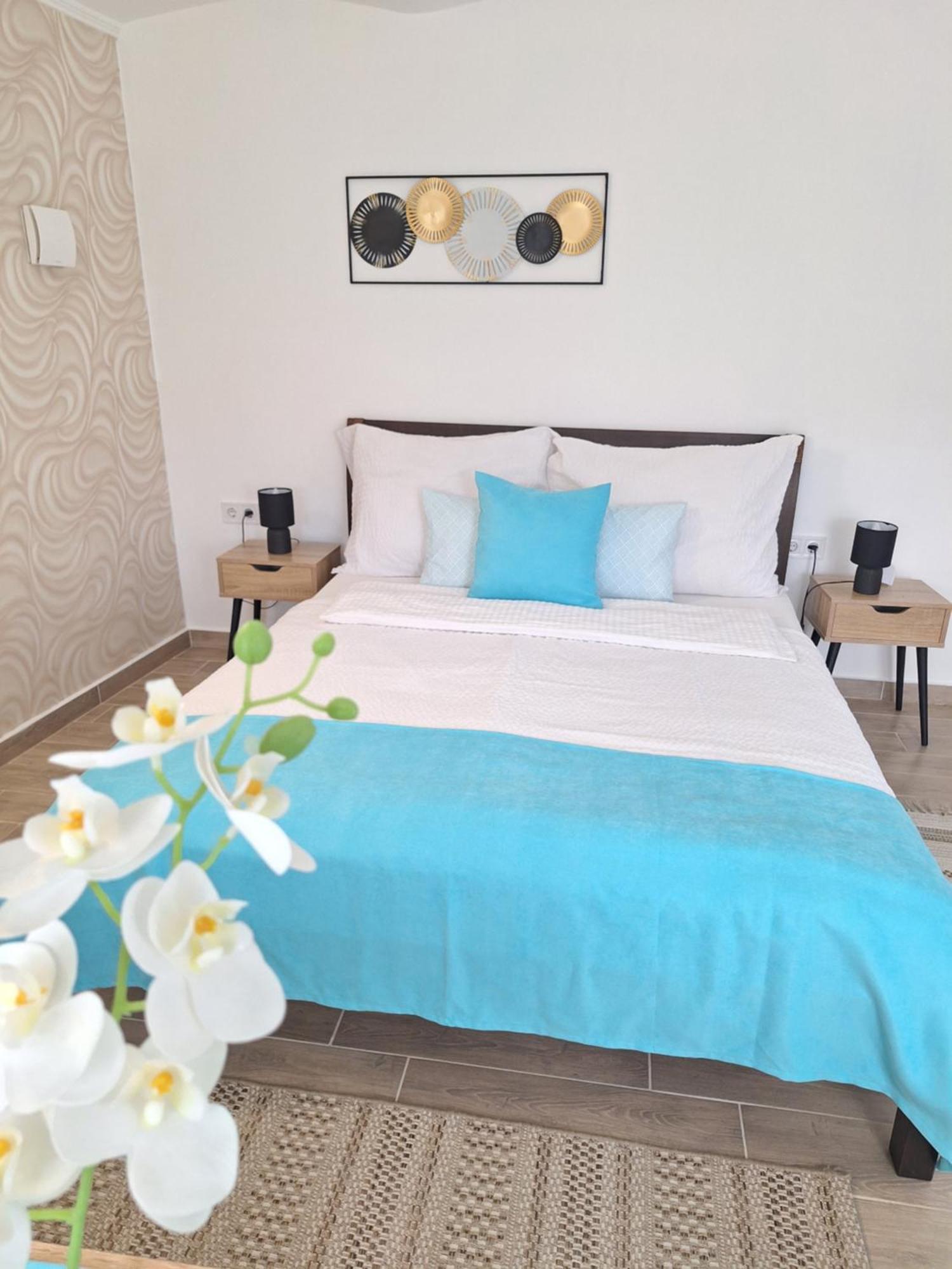 Varfal Apartman Eger Buitenkant foto