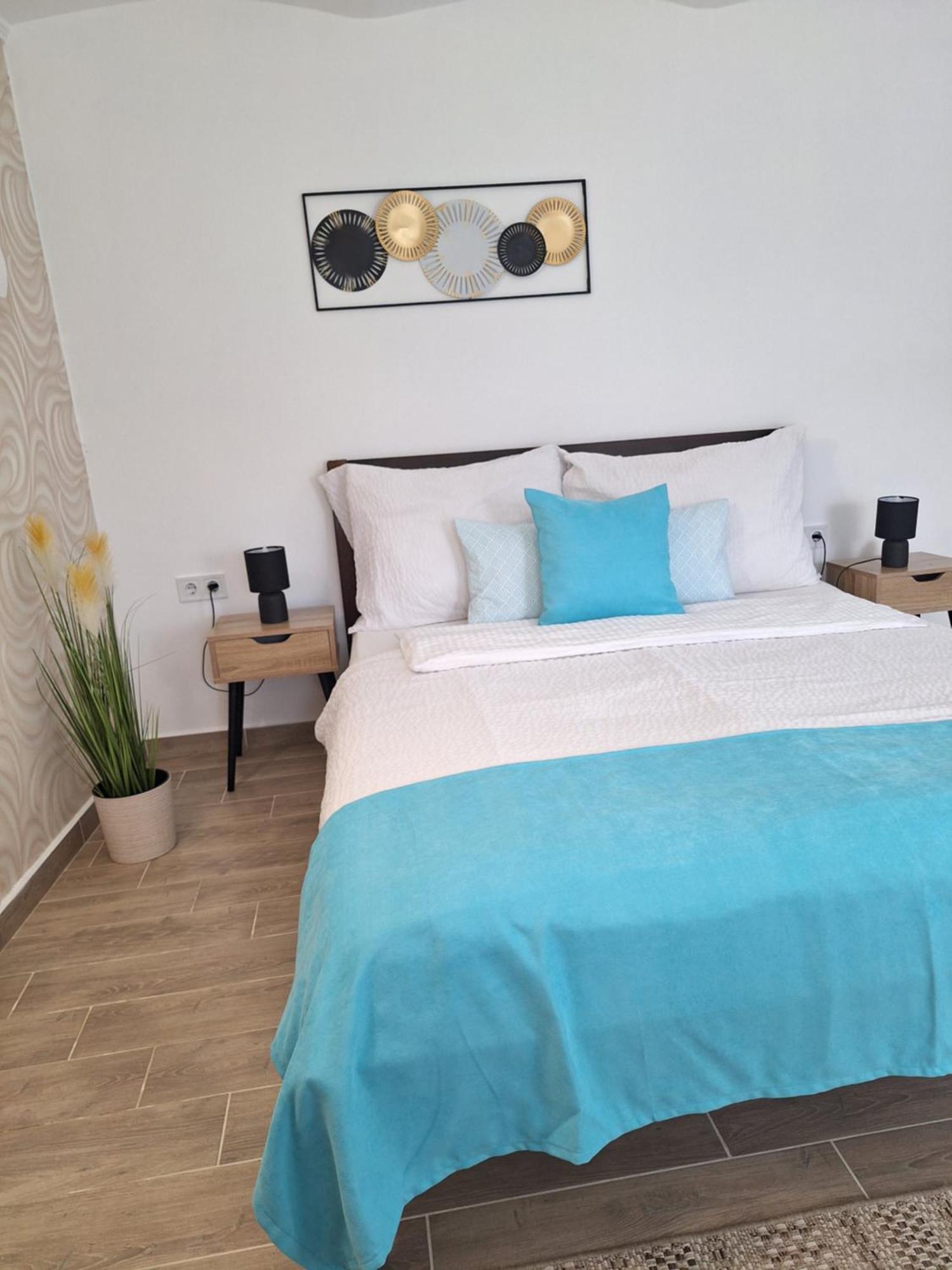 Varfal Apartman Eger Buitenkant foto
