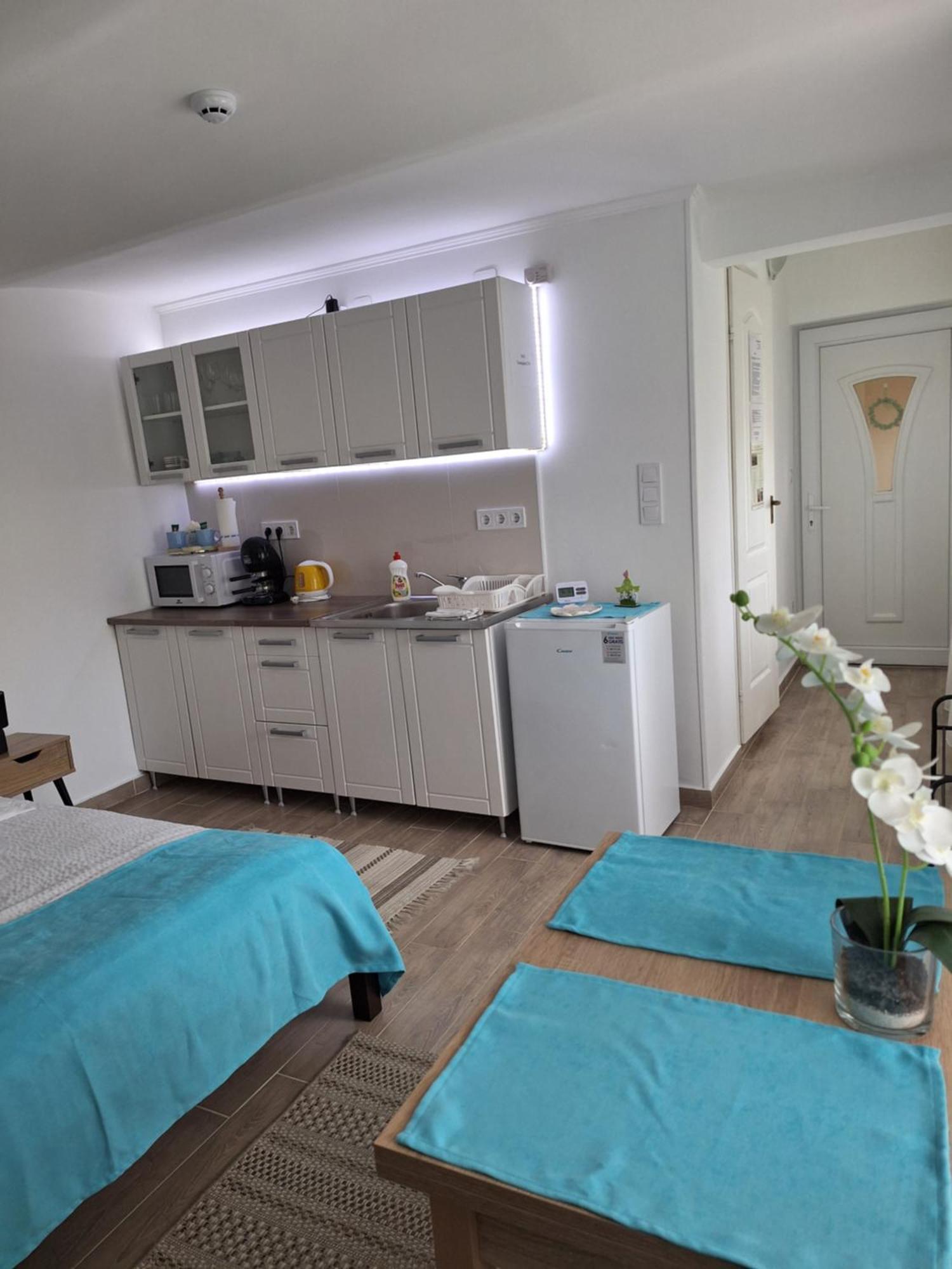 Varfal Apartman Eger Kamer foto