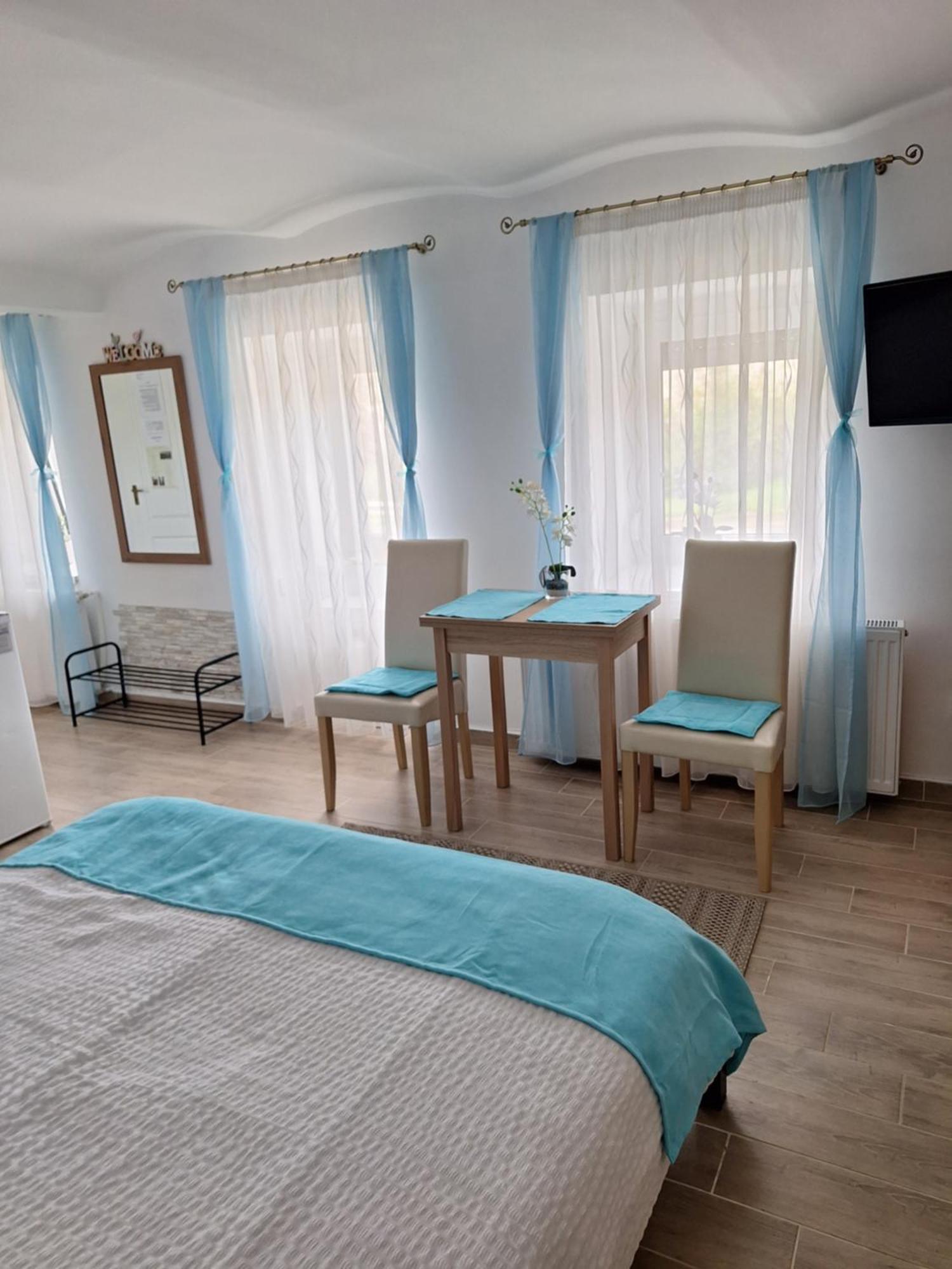 Varfal Apartman Eger Buitenkant foto